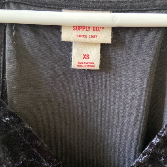 Top - Picture 2 of 3